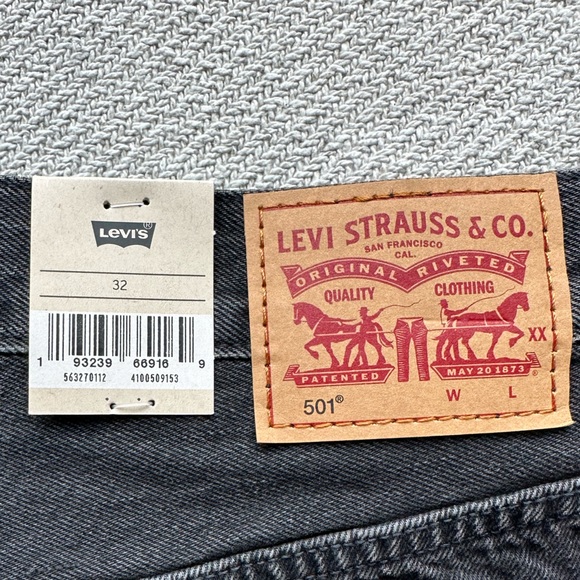 NEW Levi’s 501 High Rise Black Jean Shorts Size 32 NWT - Picture 8 of 9